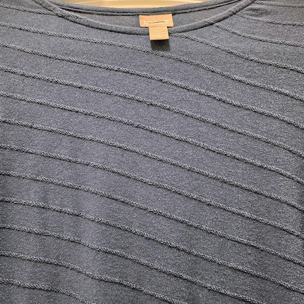 Chico’s Blue Textured Asymmetrical Hem Top Size 1 Medium - Picture 4 of 6